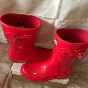 HUNTER RAIN BOOTS!